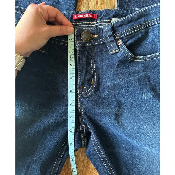Unionbay Vtg Dark Wash Mid Rise Flare Jeans Size 5 - Picture 4 of 6